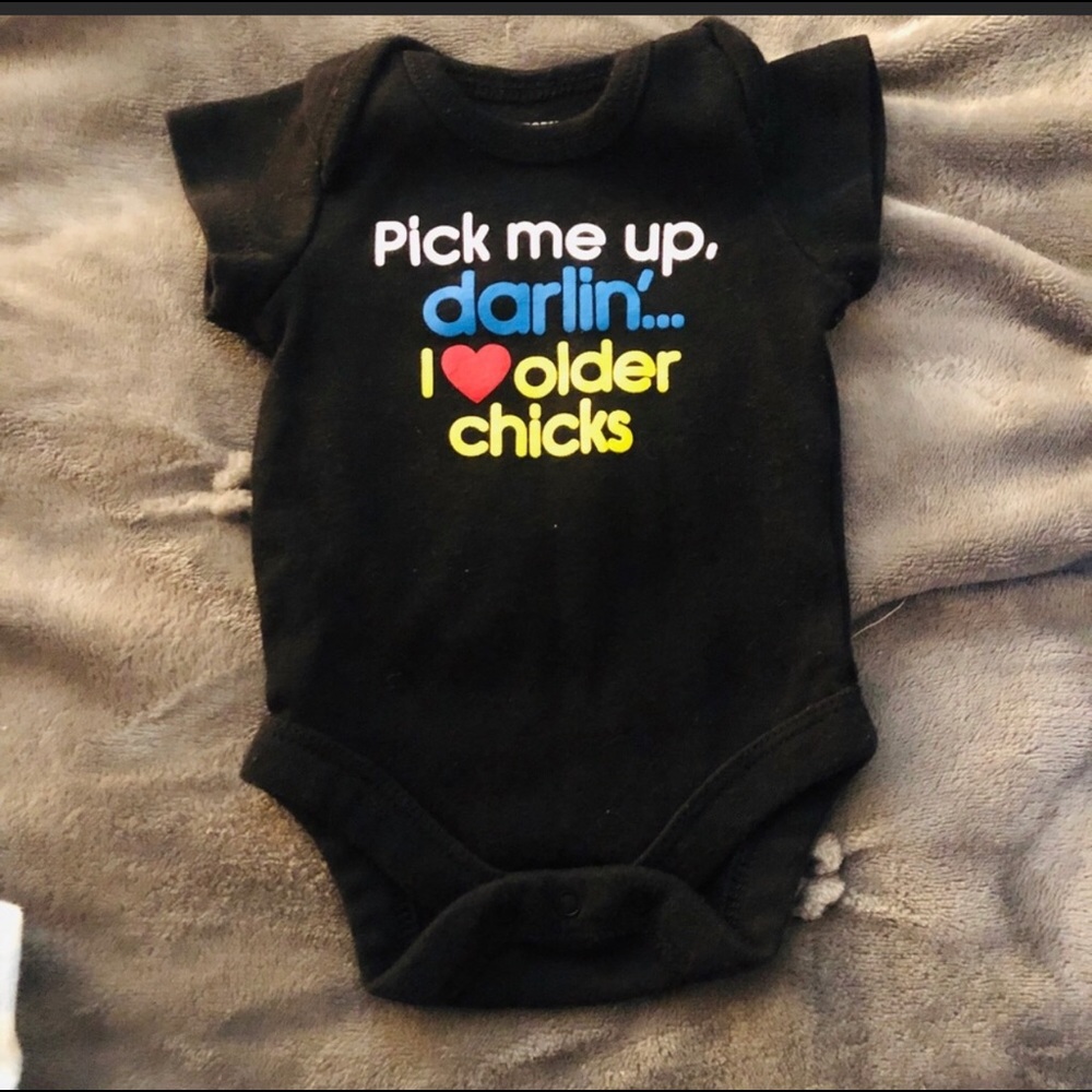 6/$15 🔹NEWBORN boy onesie